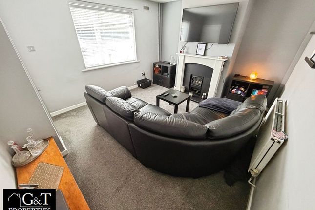 151 Hawbush Road, Brierley Hill photo 2