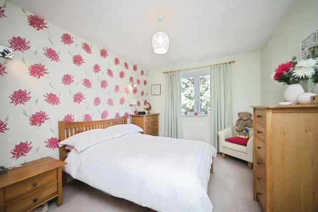 25, Yarlington Close, TAUNTON photo 4