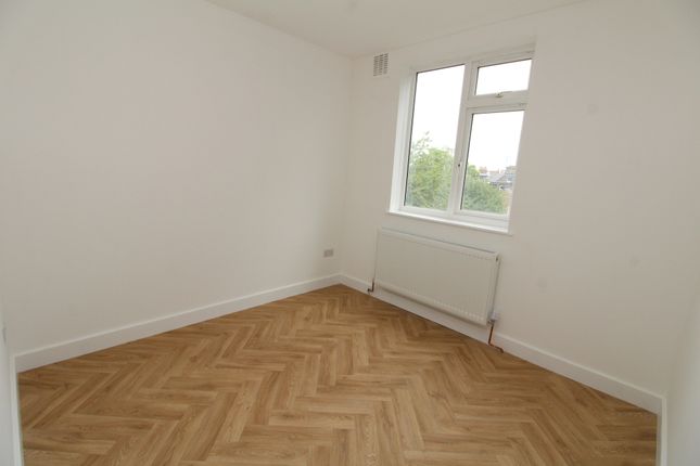 44 B, Swallowfield Road, Charlton photo 5