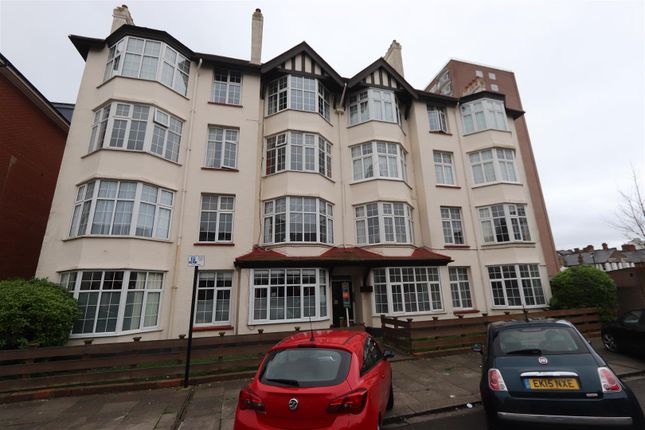 Flat to rent in Ravens Court, Alexandra Road, Southend-On-Sea