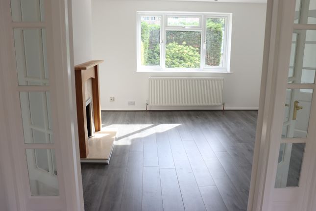 2, Sherwood Road, Knaphill, Woking photo 5