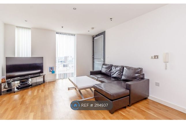 Flat to rent in The Quays, Salford