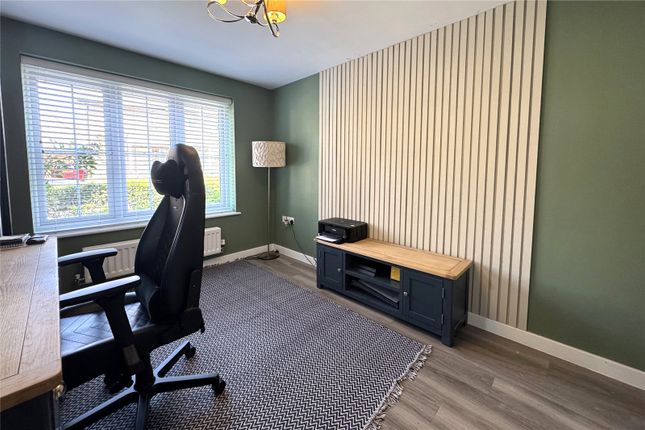 51, Titchener Way, Hampshire photo 4