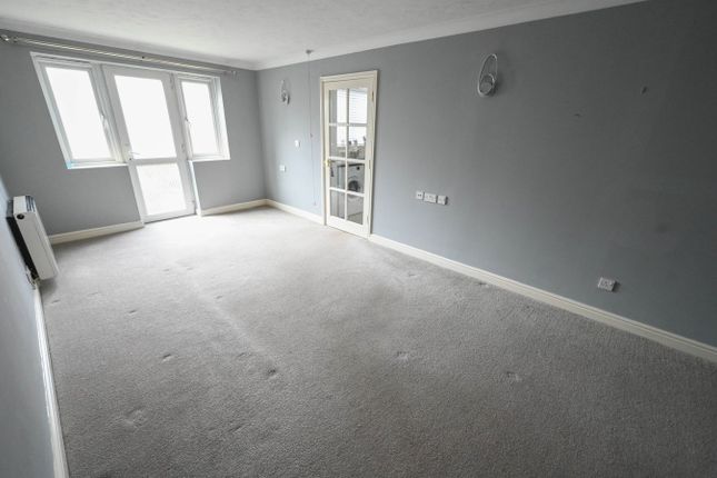 Flat 11, Saville Court, Wimborne photo 3