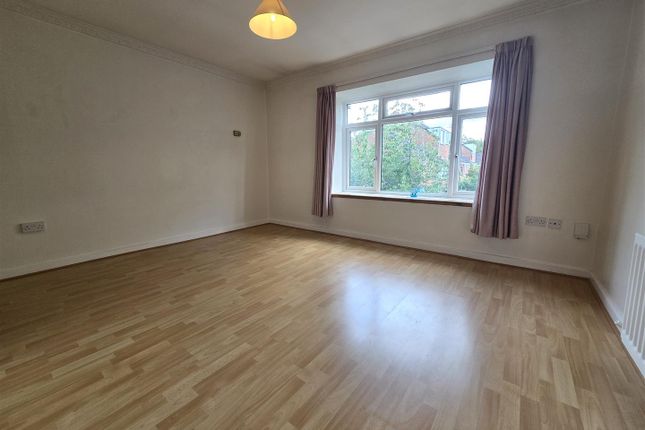 Flat 26 Emery Court, Kidderminster photo 5