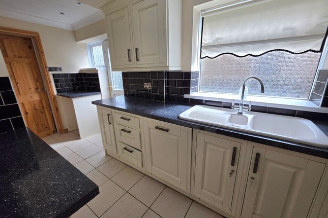 3 Russet Close, Port Talbot photo 4