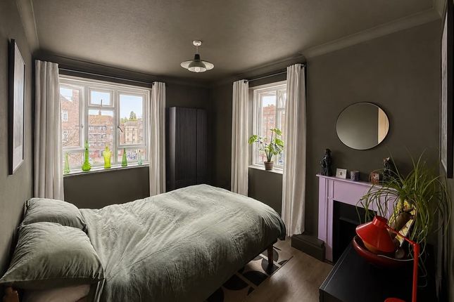 Flat 33, Birch House, Tulse Hill, London photo 4