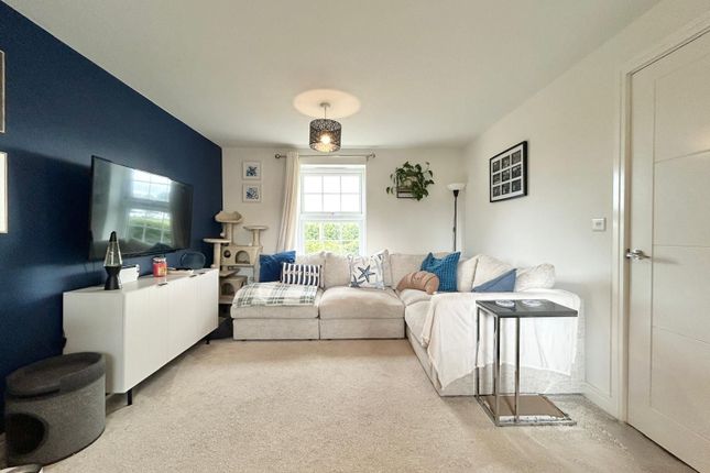 3 Osprey House, Kingfisher Rise, Cranbrook photo 3