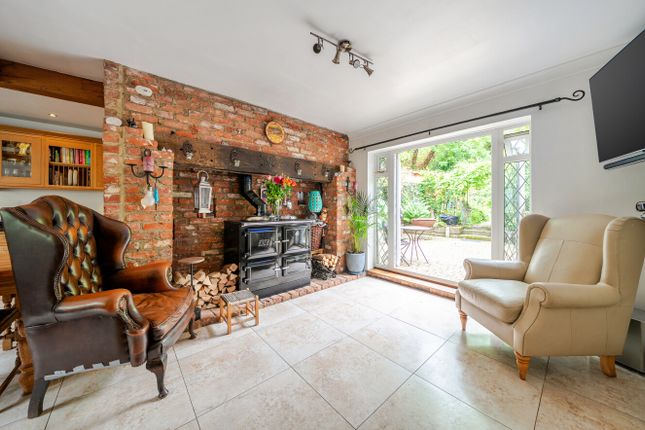 16 Hookwood Cottages,, Hookwood Road, Orpington photo 4