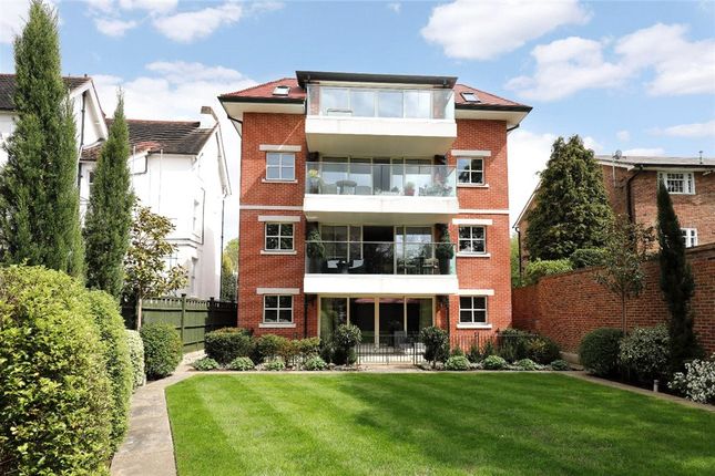 Flat for sale in Clifton Road, Wimbledon