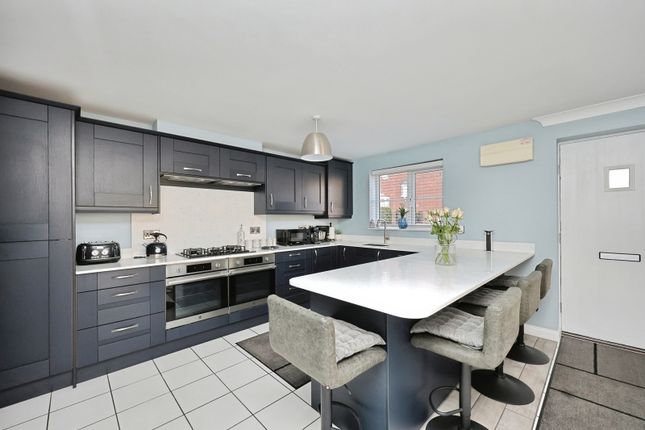 16, Woodpecker Way, Norwich photo 2