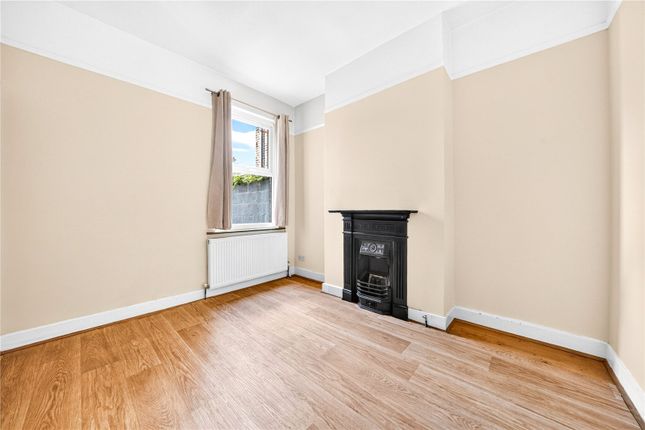 280, Dersingham Avenue, London photo 4