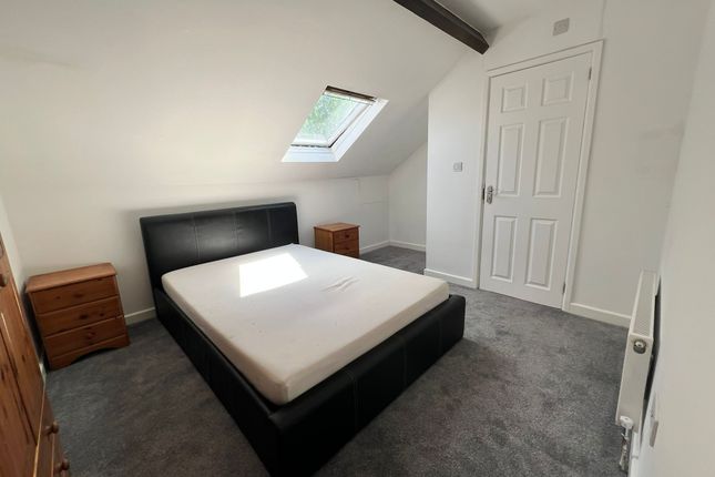 14 Holbrook Lane, Coventry photo 2