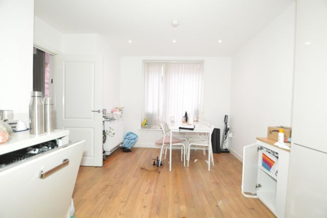 22, Mahindra Way, London photo 3