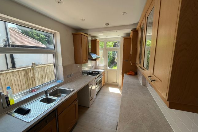 146, Westpole Avenue, Barnet photo 3