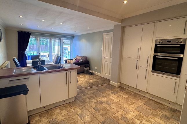 Crompton Avenue, Sprotbrough photo 4