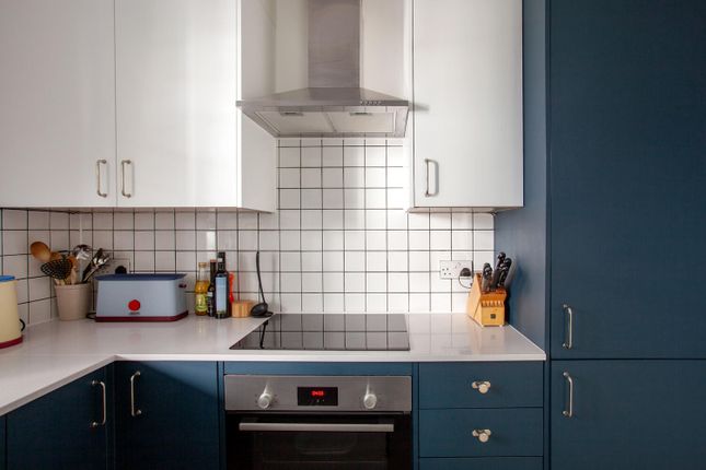 Flat 15 Cheylesmore House, Ebury Bridge Road, London photo 4