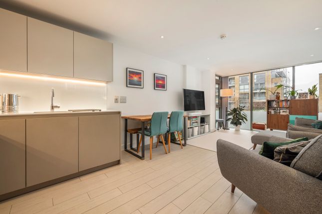 Thumbnail Flat to rent in Canalside Square, Angel Wharf