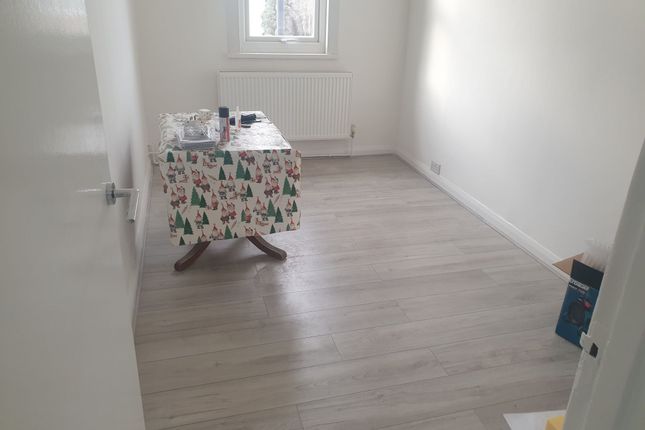 255a Green Street, Enfield photo 3
