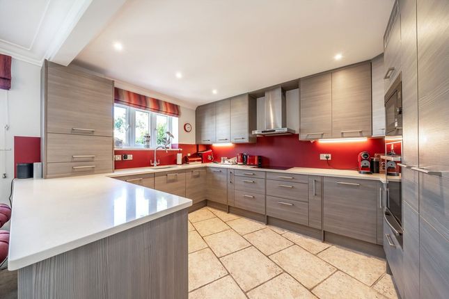 47, St Nicholas Crescent, Woking photo 4