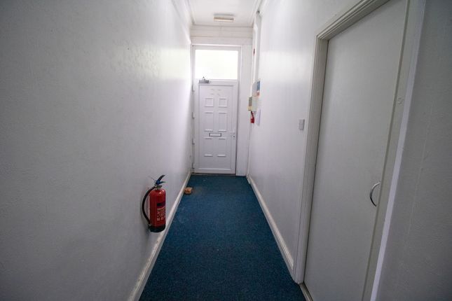Flat 4, 108, Park Road, Bolton photo 2
