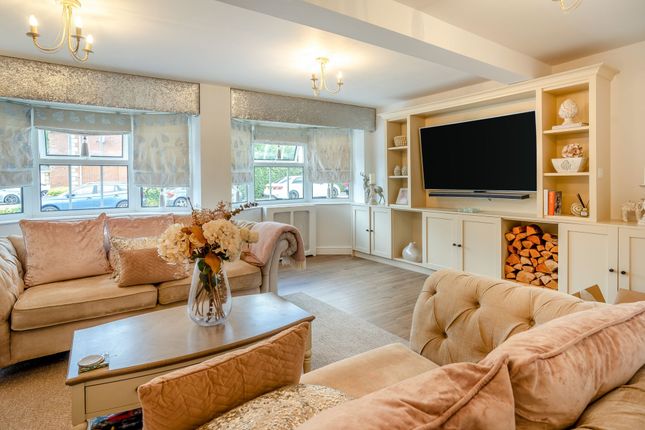11 Priory Way, Newport photo 4