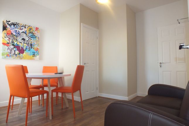 Room to rent in Waverley Road, Reading