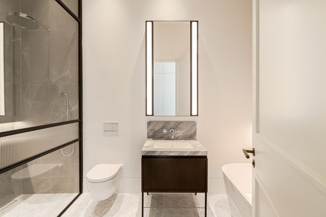 149, 149 Queensway, London photo 4
