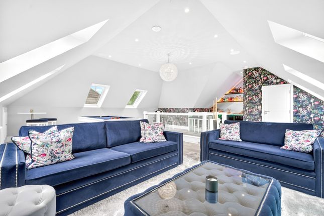 5 Severn Avenue, Romford photo 3