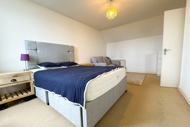 Flat 5/A, 89 Marine Parade, Saltburn-by-the-Sea photo 3