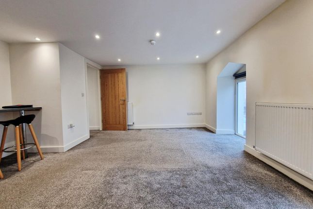 Flat 8, Alfmill, Darwen photo 2