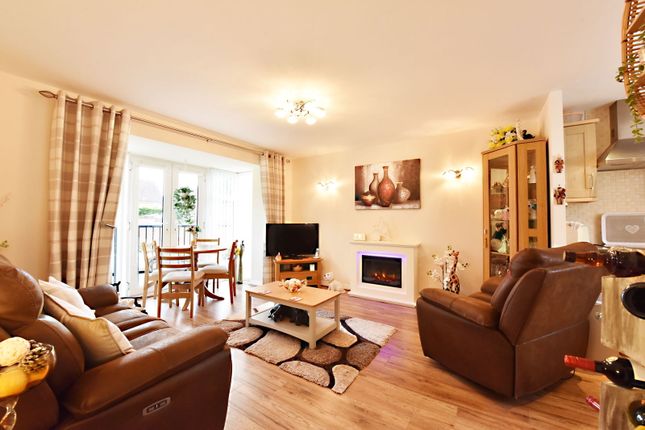 11, Smalman Close, Stourbridge photo 2