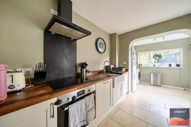 6 Pinehurst, Tadley photo 3