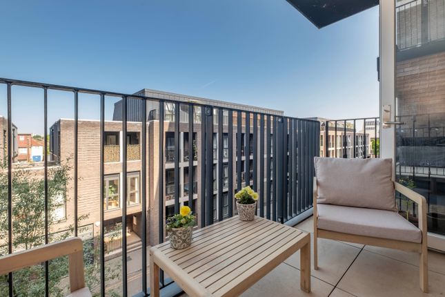 59, Garrett Apartments, 14 - 18 Ravensbury Terrace, London photo 3