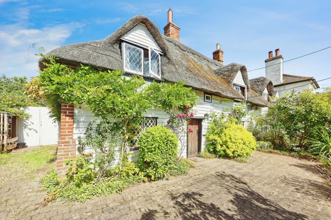 Thumbnail Cottage for sale in Water Lane, Ospringe, Faversham