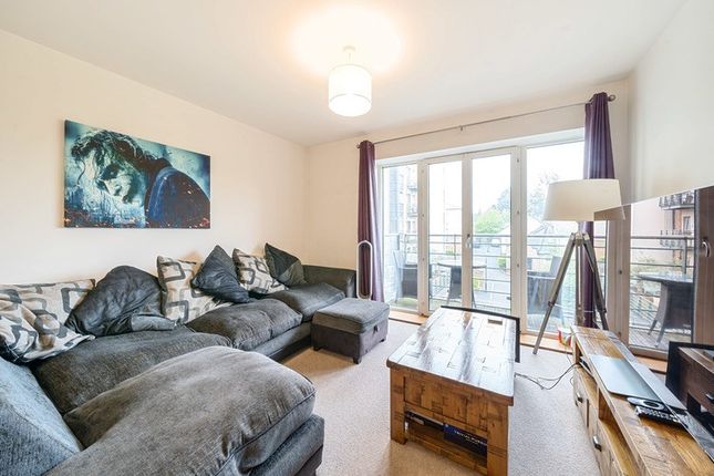 Flat for sale in Apsley House, Roehampton, London