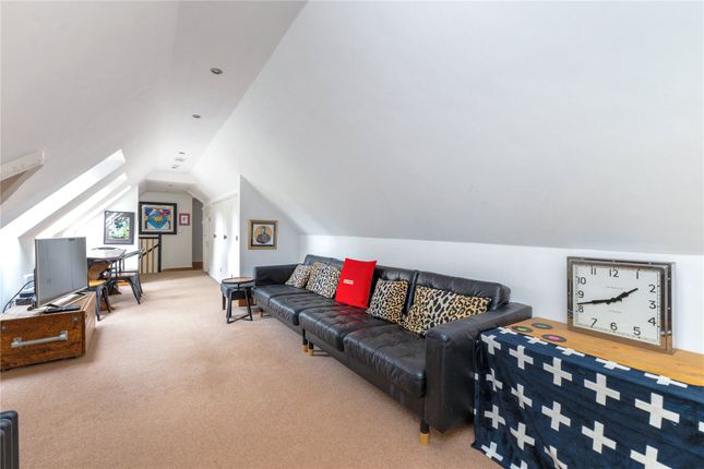 Flat 5, Wheelside,, Tower Road, Surrey photo 3