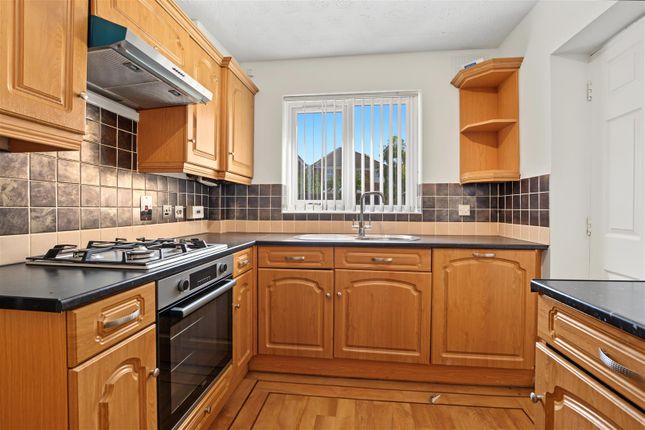 26, Japonica Drive, Nottingham photo 2