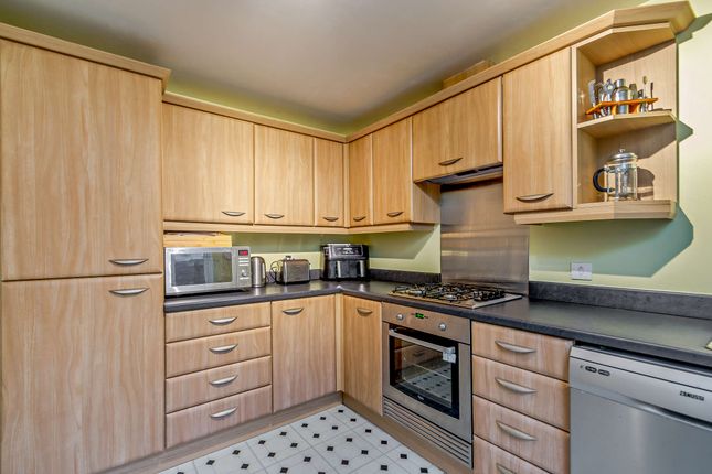36 Millers Croft, Castleford photo 4