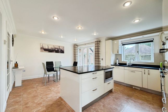 2, Mulberry Gardens, Tenterden photo 4