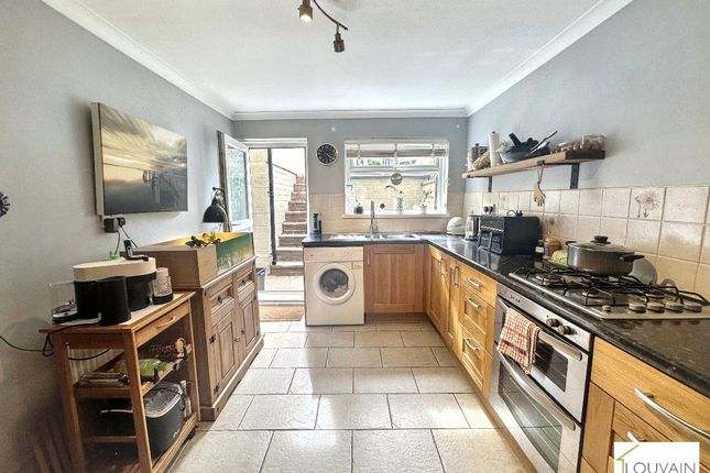 12 Station Terrace, New Tredegar photo 3