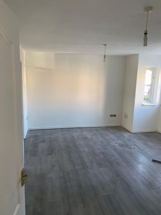 Ground Floor 1 Bedroom Flat For Rent With Parking Space