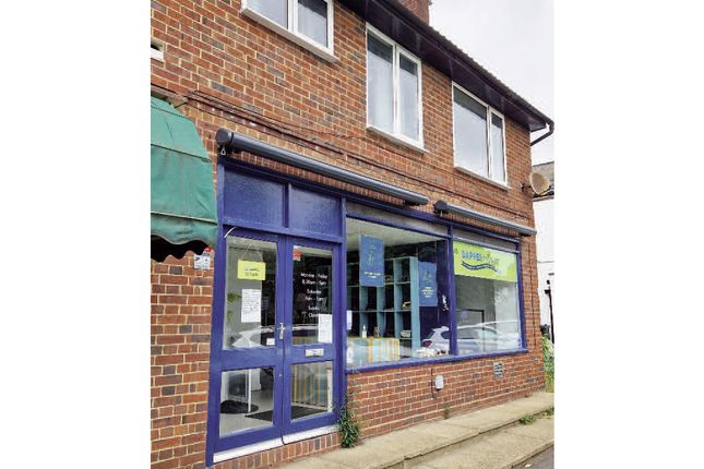 Retail premises to let in Church Road, Milford