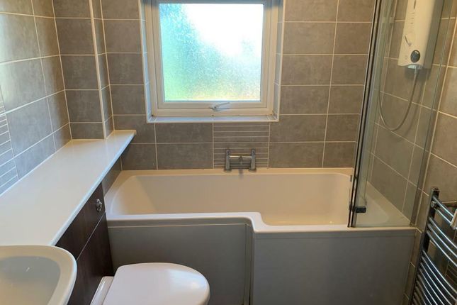 50, Newport Pagnell photo 3