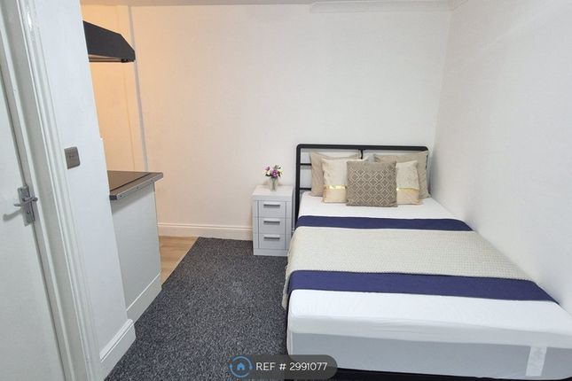 Village Way, Pinner photo 4