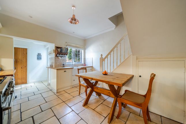 4 Springfield Cottages,, Snowdenham Lane, Guildford photo 3