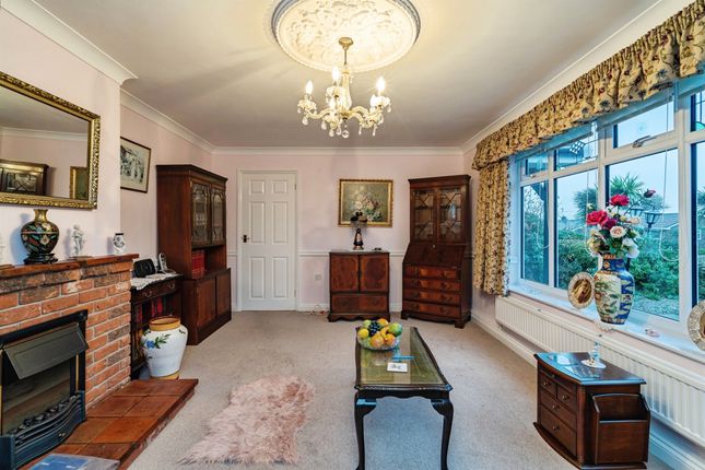 31, Bracken Avenue, Cromer photo 2