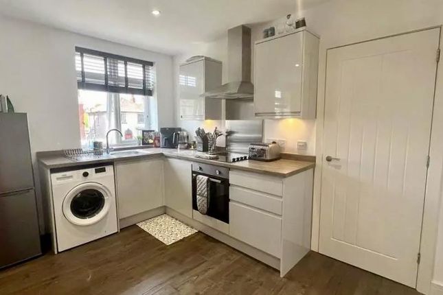 Flat 13, Baynton House, 437, Stourport Road, West Midlands photo 3