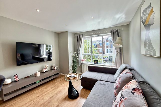 15, Squirrel Court, Hampshire photo 4