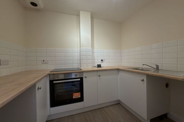 29 Woodford Court, Chequers Road, Gloucester photo 3
